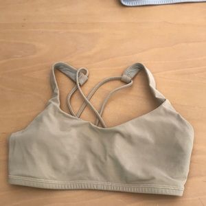 Lululemon Free to Be Bra*Light Support sz 4 tan